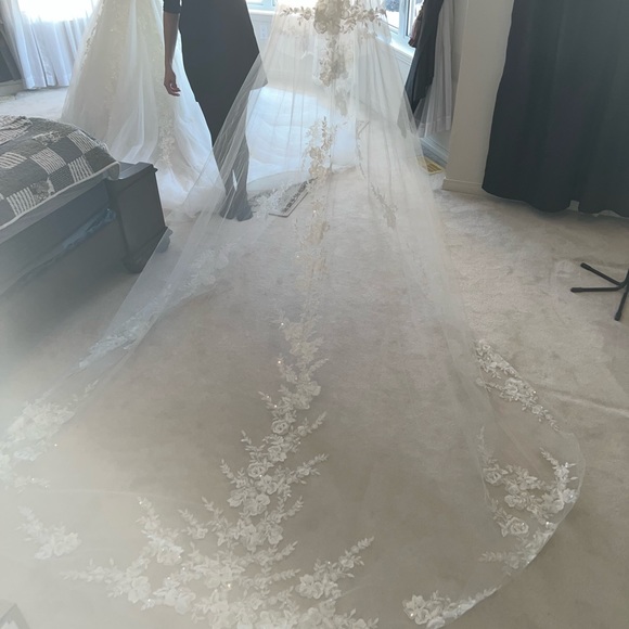 WEDDING VIEL - Picture 2 of 15